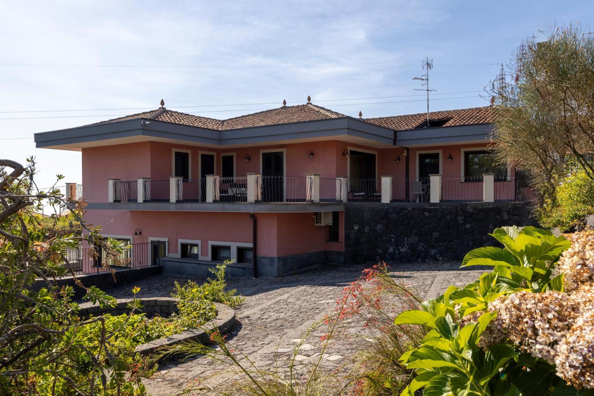 Villa Vulcano, Tra L'Etna E Il Mare Zafferana Etnea Exteriör bild