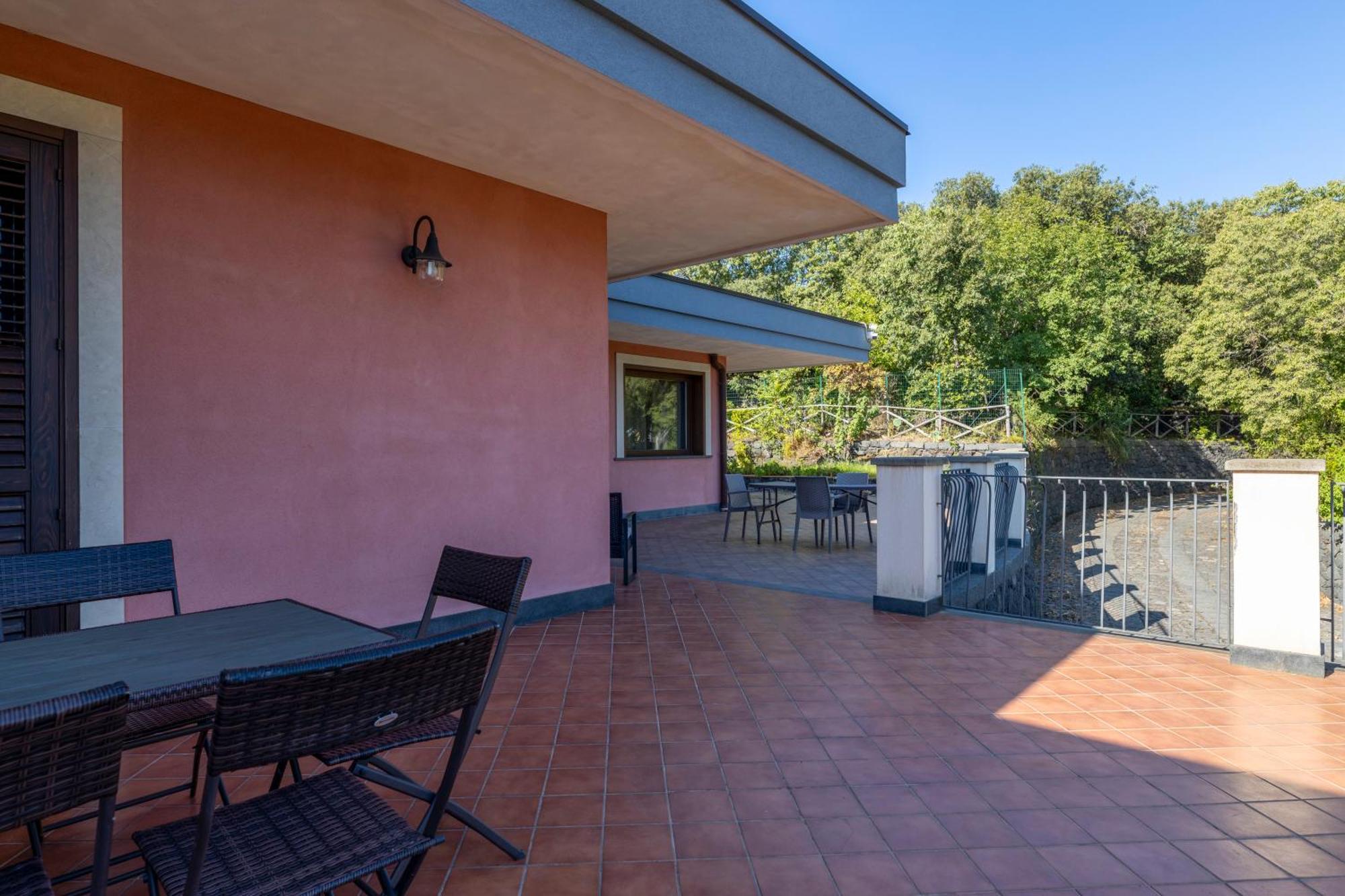 Villa Vulcano, Tra L'Etna E Il Mare Zafferana Etnea Exteriör bild